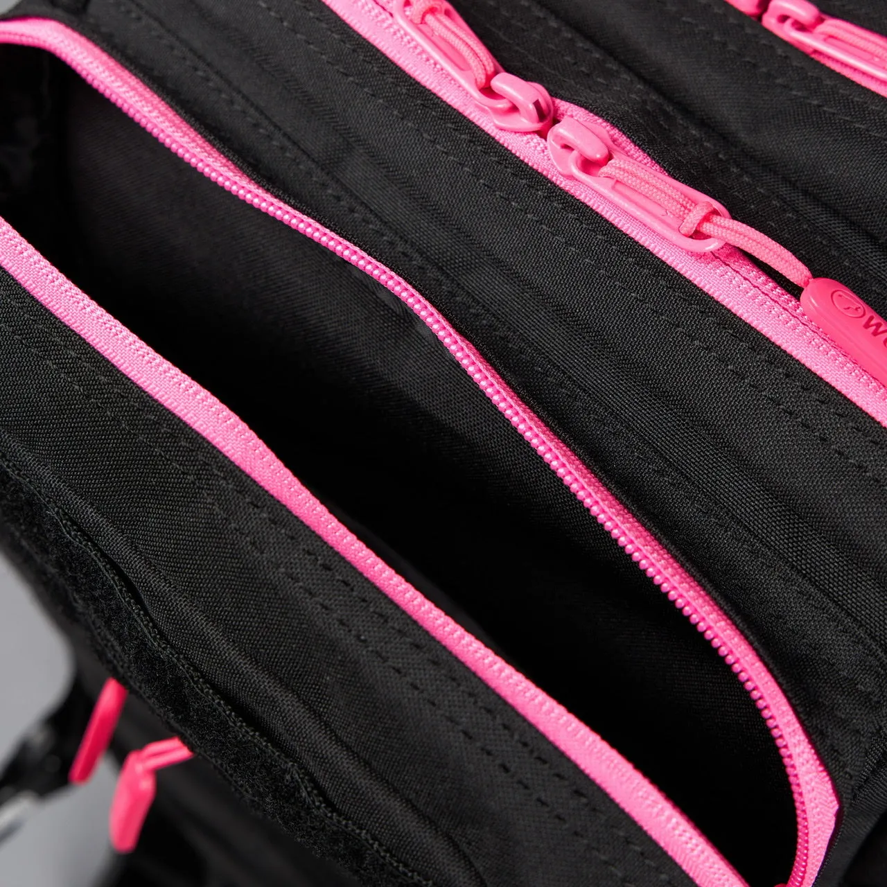 25L Black Neon Pink Meal Prep Management