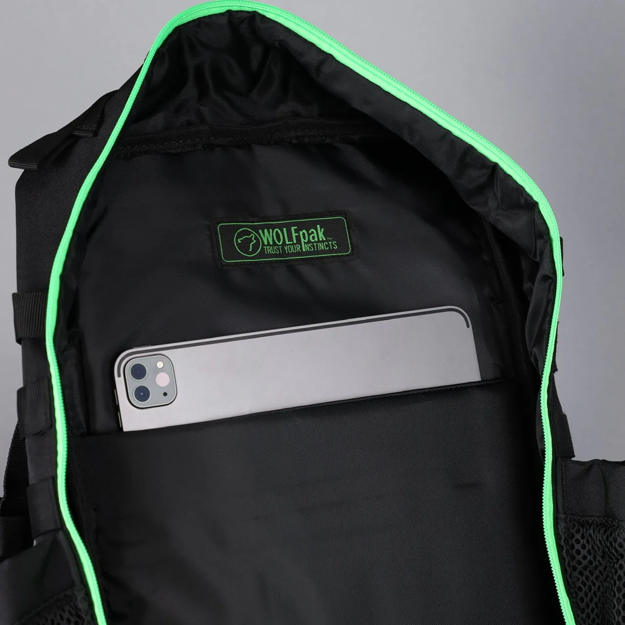 35L Backpack Black Neon Green