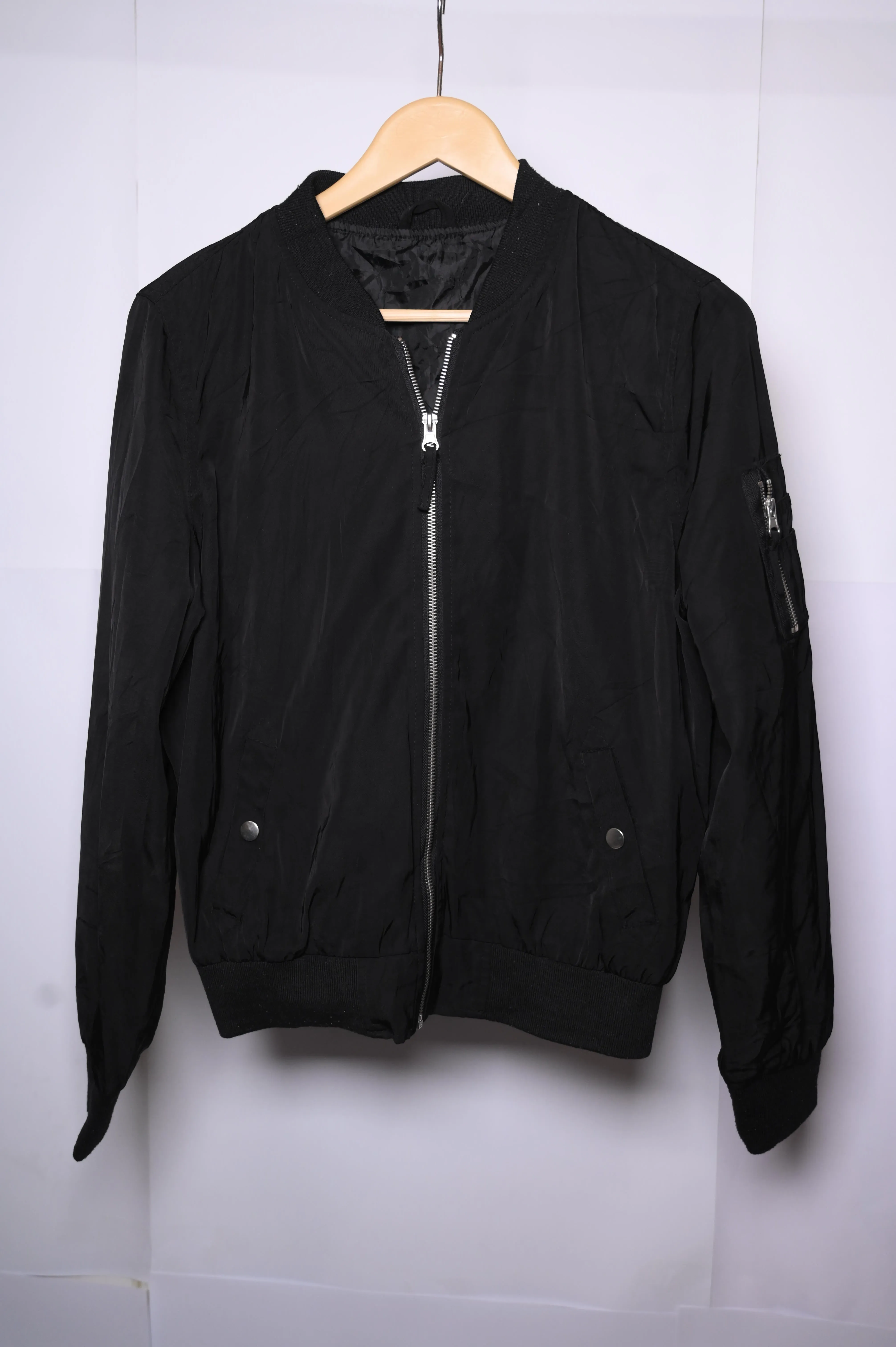 Atmosphere Black Zipper Jacket – Large